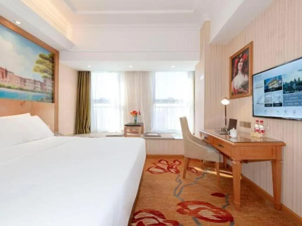 Vienna Hotel Zhengzhou Only Henan Movie Town 3*,  Chine