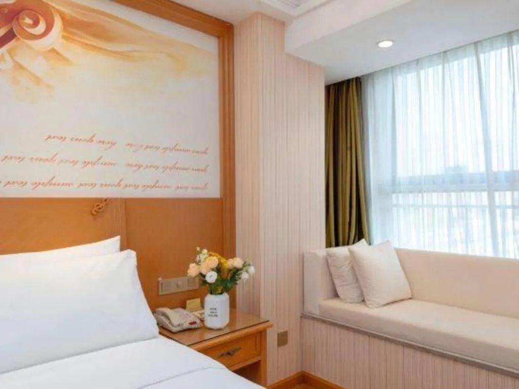 Vienna Hotel Zhengzhou Only Henan Movie Town