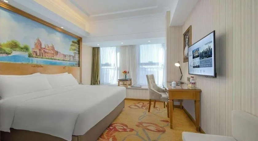 ***  Vienna Hotel Zhengzhou Only Henan Movie Town Chine