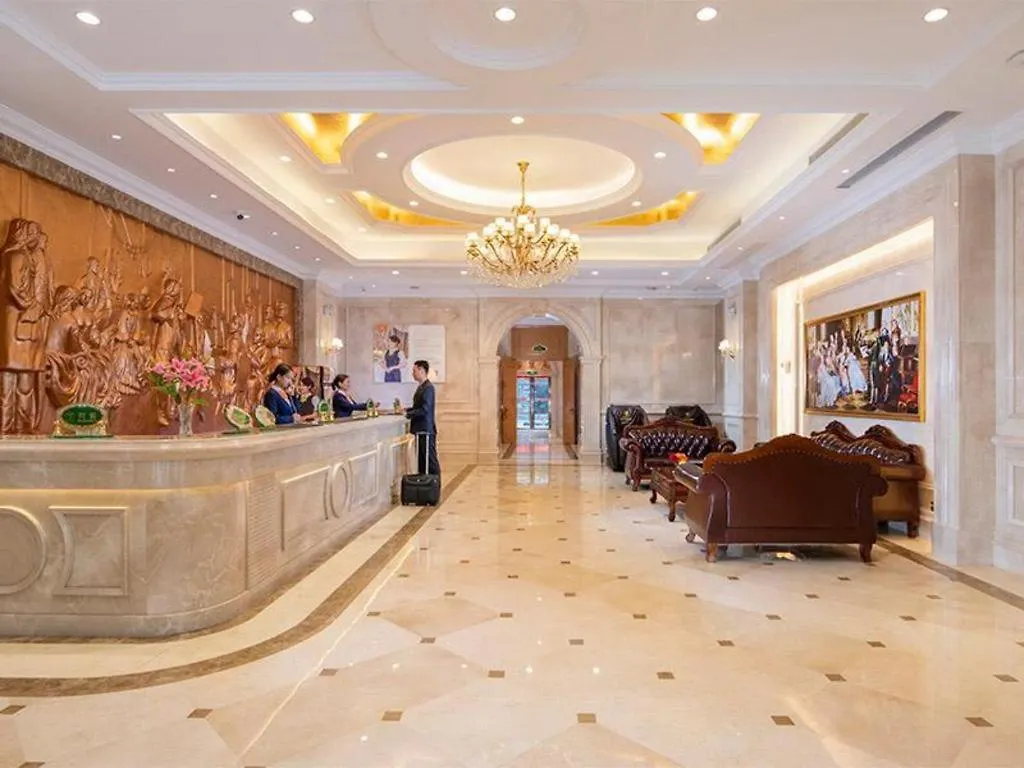 Vienna Hotel Zhengzhou Only Henan Movie Town 3*,