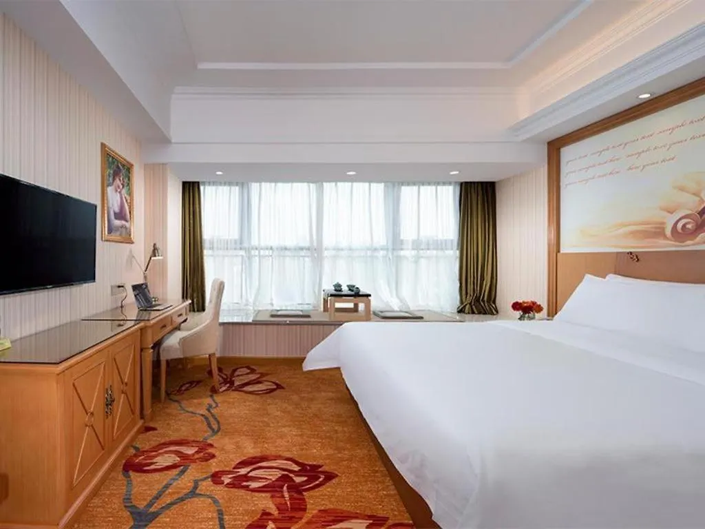 Vienna Hotel Zhengzhou Only Henan Movie Town