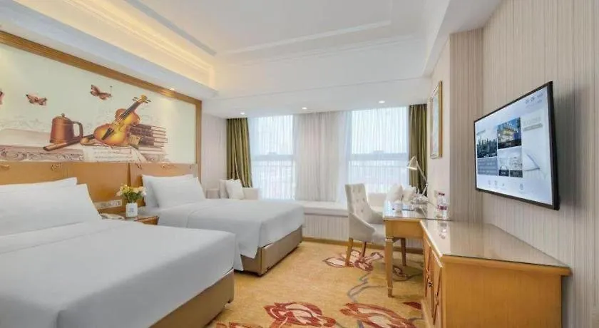 Vienna Hotel Zhengzhou Only Henan Movie Town