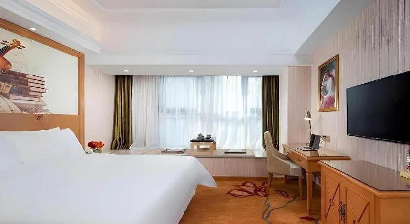 Vienna Hotel Zhengzhou Only Henan Movie Town