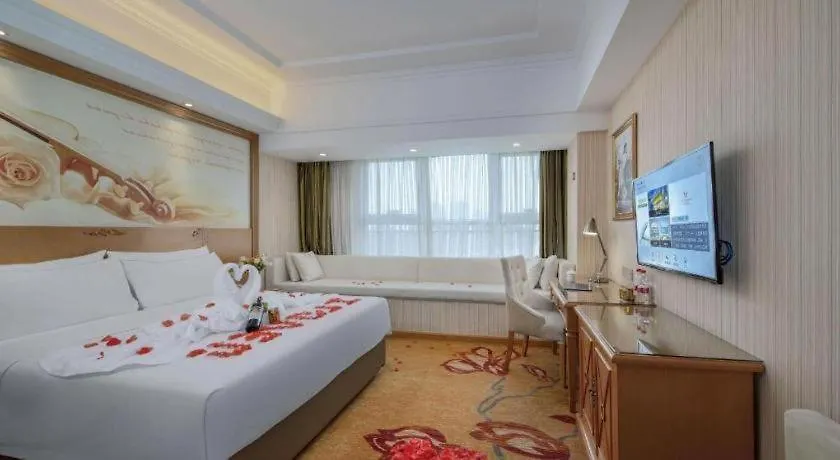 Vienna Hotel Zhengzhou Only Henan Movie Town