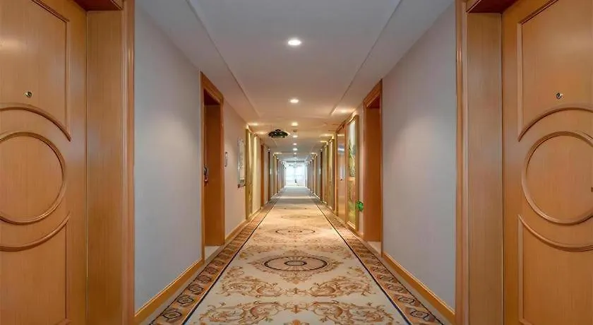 Vienna Hotel Zhengzhou Only Henan Movie Town